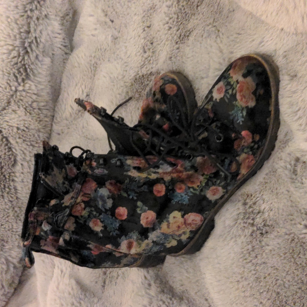 Steve Madden velvet floral boots